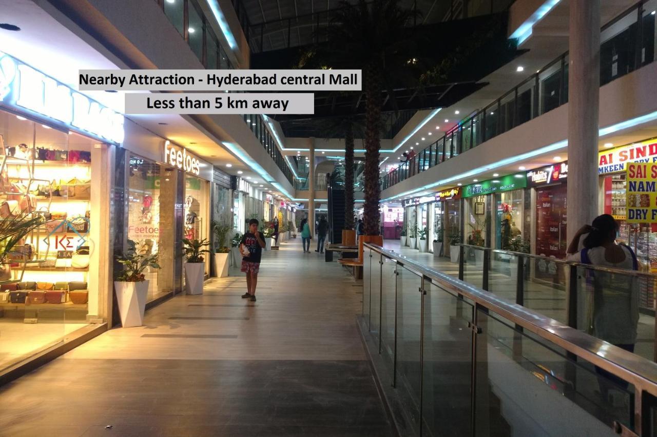 Oyo 70286 Svr Grand Hotel Hyderabad Exterior foto
